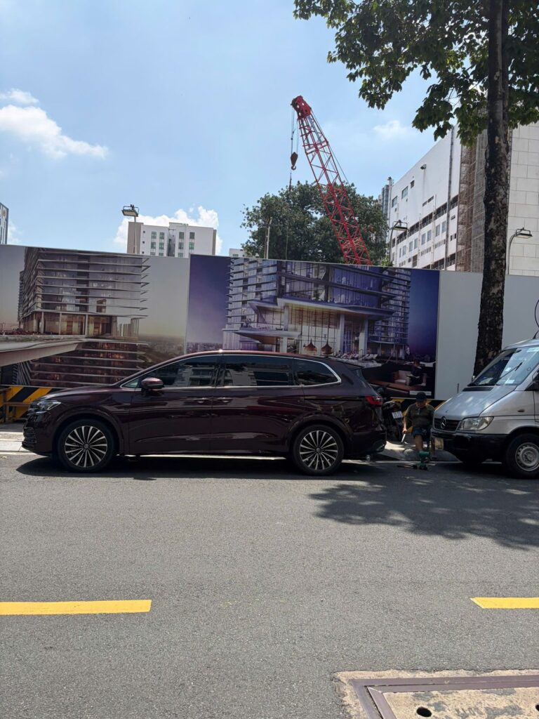 Hàng rào in phối cảnh dự án Springlight City trên đường Nguyễn Đình Chiểu ngày 01/10/2026